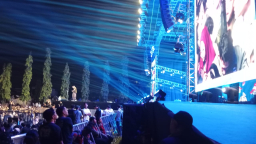Keterangan: Gus Miftah, saat memberikan tusyiah dalam Konser Kebangsaan, di Stadion Kebondalem Kendal, Sabtu 13/09/2025 malam. (Roni/Jateng Memanggil)