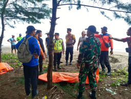 Respon Cepat, Dua Korban Ditemukan Meninggal Setelah Terseret Arus Pantai Kemangi