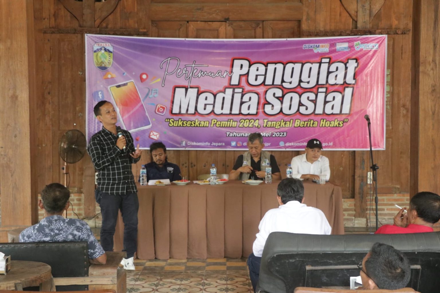 Hantu Penyebar Berita Hoax Gentayangan, Penggiat Medsos Ingatkan Masyarakat Selektif Jelang Pemilu