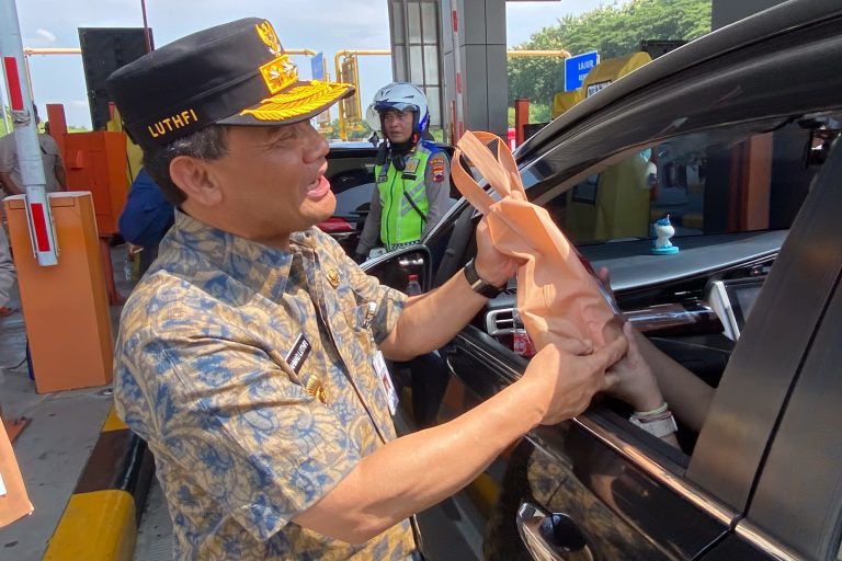 Sistem One Way Diberlakukan, Kapolri Bersama Gubernur Jateng Pantau Kondisi Arus Balik Mudik