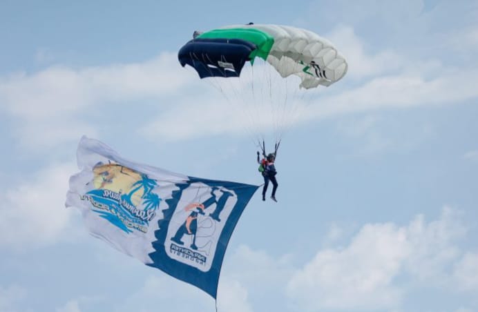 Skydiver Dari Lima Negara Ikuti Event KISA Boogie Woogie Jump di Karimunjawa