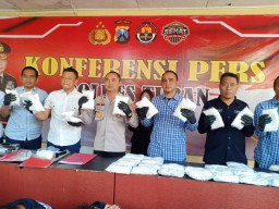 Konferensi Pers di Mapolres Tuban. (Jatim Memanggil/Ist)