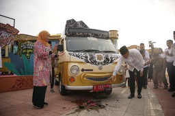 Gunernur Jawa Timur dan Bupati Tuban meresmikan transportasi publik Si Mas Ganteng