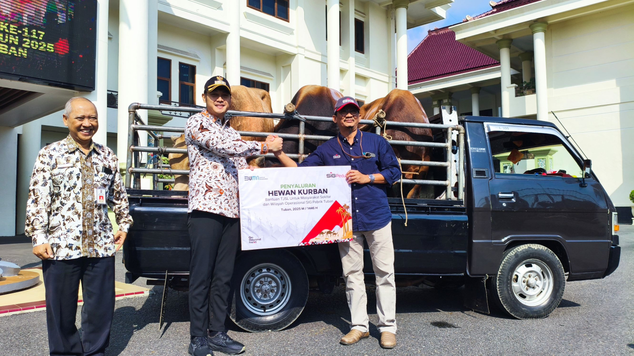 Idul Adha 1426 Hijriyah, SIG Bagikan 39 Hewan Kurban
