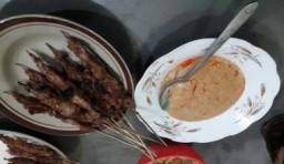 Satai ayam kampung, salah satu kuliner khas Blora. (Memanggil.co/Ist)