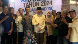 Politisi senior Bambang Sadono dan Anggota DPRD Jawa Tengah Padmasari Mestikajati kerap blusukan ke desa-desa untuk menyapa dan berbincang bersama dengan warga Blora. (Memanggil.co/Ist)