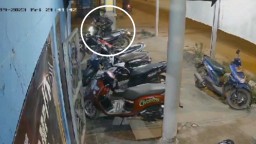 Pencurian Motor di Rental Playstation Tuban Terekam CCTV.