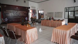 Pengajuan bakal calon anggota DPRD Kabupaten Tuban oleh partai politik di KPU Tuban, Kamis (04/05/2023) terpantau sepi. (Memanggil.co/Khusni Mubarok)