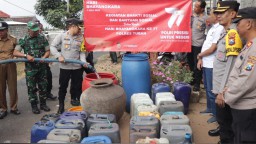 Droping air bersih buat masyarakat di wilayah Kecamatan Grabagan, Tuban.