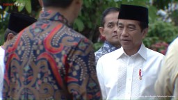 Presiden Jokowi saat mengikuti Sholat Idul Adha di Istana Keprisidenan Yogyakarta, Kamis (29/06/2023).