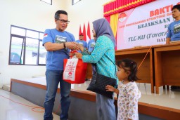 Bupati Kudus menghadiri bakti sosial aksi pencegahan stunting dan pemeriksaan kesehatan gratis, di Balai Desa Terban, Jekulo. (memanggil.co/ist)