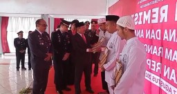 Remisi Kemerdekaan diberikan langsung oleh Bupati Garut Rudy Gunawan (Memanggil.co/lst)