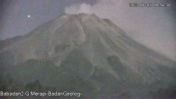 Gunung api Merapi terlihat dari pos pantau Babadan, Kecamatan Dukun, Kabupaten Magelang, pada Kamis 3 Agustus 2023. (Memanggil.co/magma.esdm)