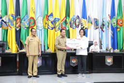 Penjabat (Pj) Bupati Jepara Edy mendapatkan insentif fiskal dari Menteri Keuangan RI Sri Mulyani, sebesar Rp9,6 miliar. (Memanggil.co)