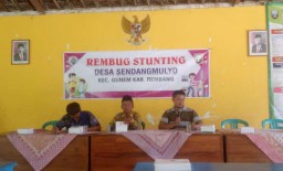 Rembuk stunting melibatkan Pemdes, Puskesmas Gunem, kader kesehatan hingga masyarakat, di Balai Desa Sendangmulyo. (Memanggil.co/ Masfuad Edy Santoso)