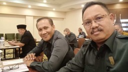 Rapat DPRD Tuban di salah satu hotel Jogja. (foto tangkap layar)