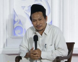 Ulama asal Rembang, KH Ahmad Bahauddin Nursalim atau lebih dikenal dengan Gus Baha (Memanggil.co/screenshot Instagram @ngaji.gus.baha)