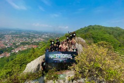Sekolah Hutan merekrut siswa melalui jaringan komunitas yang memiliki tujuan serupa melestarikan lingkungan khususnya hutan.(Memanggil.co/Yudi Irawan)