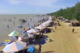 Pantai Karangjahe di Kampung Jetakbelah, Desa Punjulharjo, Kecamatan/Kabupaten Rembang, Jawa Tengah. (Memanggil.co/ Rinduwan) 