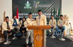 Ketua PDPM Tuban terpilih M. Amin Yusron bersama Ketua PDPM Tuban periode sebelumnya M. Chusnul Yakin.