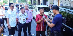 Pogram pembayaran retribusi pelayanan parkir di tepi jalan umum melalui transaksi nontunai yang diberi nama SIP Parkir, kini mulai diaplikasikan Pemkab Kudus. (Memanggil.co)