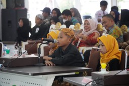 Dalam rangka memperingati Hari Wayang Nasional, Pemerintah Kabupaten Kendal menggelar lomba kenal wayang bagi siswa SD, di Pendapa Tumenggung Bahurekso. (memanggil.co/hms)