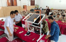 PEM Akamigas beri sosialisasi dan pelatihan tentang Panel Surya ke 69 siswa SMA Negeri 1 Cepu, Kabupaten Blora, Jawa Tengah. (Memanggil.co/Ist)