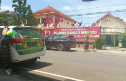 Penampakan salah satu posko pemenangan Relawan Ganjar Bersatu di Blora sebelum kedatangan Capres Ganjar Pranowo. (Memanggil.co/Ist) 
