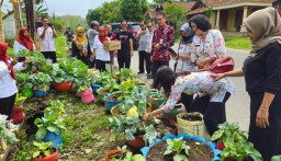 Pemerintah Desa Ngampel, Kecamatan Blora, menerima kunjungan kerja dari Dinas PMD Kabupaten Pati dengan didampingi Dinas PMD Kabupaten Blora. (Memanggil.co/Ist) 