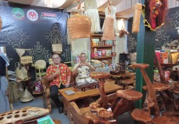 Kepala Bidang Koperasi, Usaha Kecil dan Menengah Dindagkop UKM Kabupaten Blora, Wisnu Bambang Wijanarko (kanan). (Memanggil.co/Ist) 