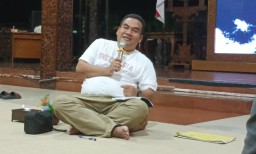 Bupati Blora Ariel Rohman ketika mengajak ngopi bareng awak media. (Memanggil.co/Ist)