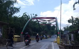 Penampakan jembatan Mbadong, Kabupaten Blora, Jawa Tengah. (Memanggil.co/Ist) 