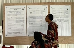 Ilustrasi penghitungan suara (Memanggil.co/Antara)