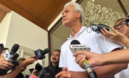 Capres nomor urut 3 Ganjar Pranowo saat memberikan keterangan di kawasan Setiabudi, Jakarta (Memanggil.co/Antara)
