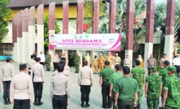 Apel bersama dalam rangka pengamanan Pemilu 2024 di Taman Hari Kesetiakawanan Sosial Nasional (HKSN) (Memanggil.co/Antara)