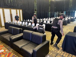 Aparat Polres Kudus amankan rapat pleno rekapitulasi hasil perhitungan perolehan suara itu hingga tuntas di Hotel Gripta Kudus. (ist)