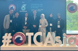 Lathifah Sukmo Putri, mahasiswa Program Studi Teknik Produksi Minyak dan Gas PEM Akamigas terpilih mengikuti Offshore Technology Conference (OTC) Asia di Malaysia. (Memanggil.co/Ist)