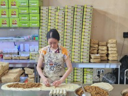 Meliani Sugiarto SE atau yang lebih akrab disapa Cik Meme pemilik LCM (Memanggil.co/Ist)