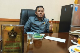 Ketua DPD Partai Golkar Blora, yang juga Wakil Ketua DPRD Blora, Siswanto ketika ditemui di kantornya. (Memanggil.co/Ist) 