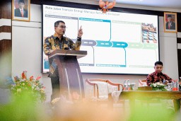 Sekretaris jenderal kementerian energi dan sumber daya mineral (KESDM), Dadan Kusdiana saat menyampaikan materi pada One Day With Experts (1DWE) di Aula Kuda laut Lantai 2 PEM Akamigas, Sabtu (27/04/2024) (Memanggil.co/Ist)