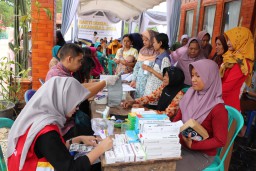 Bhakti sosial PEM Akamigas di Desa Plantungan, Kecamatan Blora, Kabupaten Blora. (Memanggil.co/Ist) 
