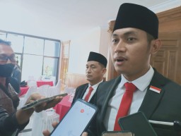 Bupati Tuban Aditya Halindra Faridzky, didampingi Wabup Riyadi saat wawancara. (Memanggil.co/Ist) 