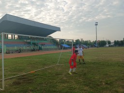 Dewan penanggungjawab SSB Putra Mustika, H. Zaidun (kanan) ketika di lapangan Kridosono, Kabupaten Blora. (Memanggil.co/Ist) 