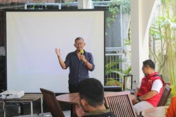 Palang Merah Indonesia (PMI) Kabupaten Sukabumi saat mengadakan pelatihan jurnalisme warga bagi relawan kebencanaan (Memanggil.co/Antara)