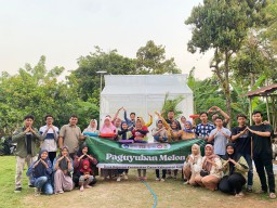 Pelatihan semai bibit melon hidroponik kelompok Paguyuban Melon di Desa Rejosari, Kecamatan Dawe, Kabupaten Kudus, Kamis (25/7/2024) (Memanggil.co/Ist)
