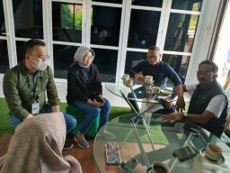 Pihak Bank Jateng Cabang Blora saat ditemui awak media dalam sebuah kesempatan. (Memanggil.co/Ist) 