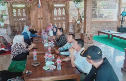 Sejumlah pengurus BPD di Kabupaten Blora, Jawa Tengah, berkumpul bersama membahas tunjangan mereka yang dinilai jauh dari kata layak. (Memanggil.co/Ist) 