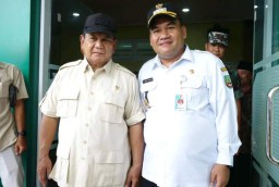 Ketua Umum Gerindra Prabowo Subianto dan Bupati Blora Arief Rohman (Memanggil.co/Ist)