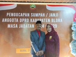 Anggota DPRD Kabupaten Blora Periode 2024-2029, Drs. Subroto dan istrinya. (Memanggil.co/Ist) 