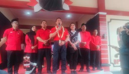 Andika perkasa dan Hendrar Prihadi saat mendatangi kantor DPC PDI-P Blora, Minggu (8/9/2024) (Memanggil.co/Ist)